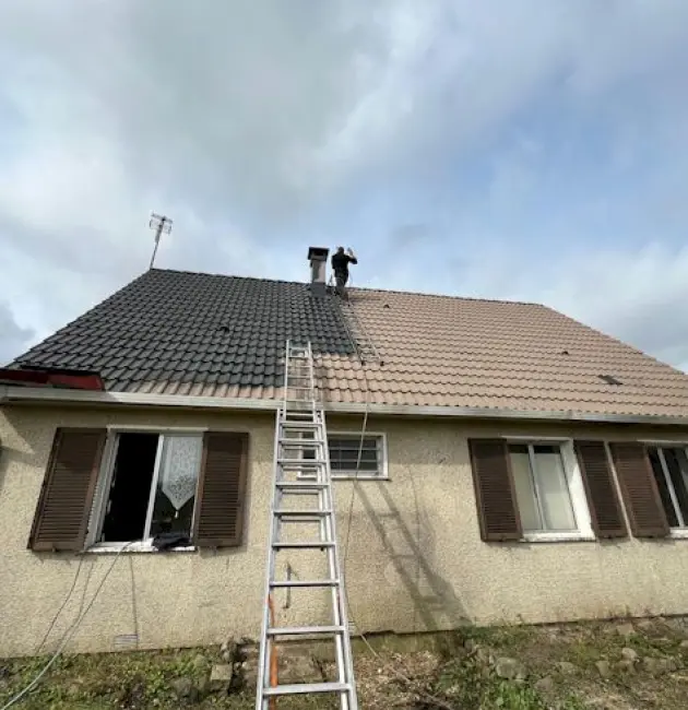 Nettoyage, anti-mousse et traitement hydrofuge de toiture à Ribemont – Ent. B CAUCHY